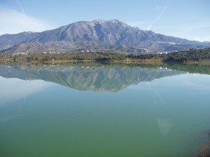 Lake Viñuela was so still this morning the reflection of Maroma was perfect.